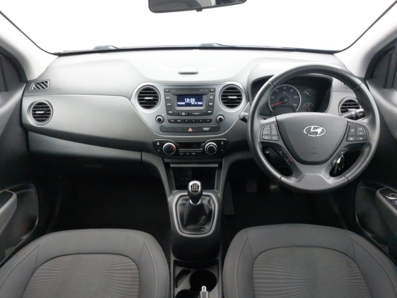 Used Hyundai i10 2018 for sale - 77418847: Photo 2