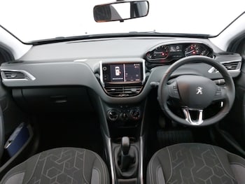 Used Peugeot 2008 2018 for sale - 77448689: Photo