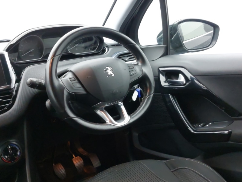 Used Peugeot 208 2017 for sale - 76651794: Photo 10