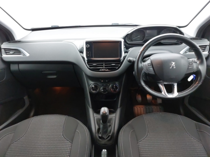 Used Peugeot 208 2017 for sale - 76651794: Photo 2