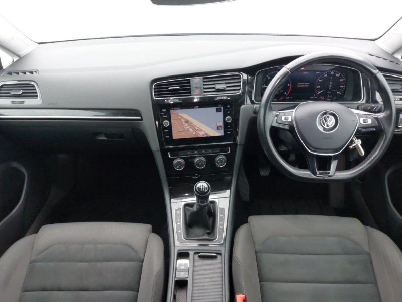 Used Volkswagen Golf 2017 for sale - 76560338: Photo 2