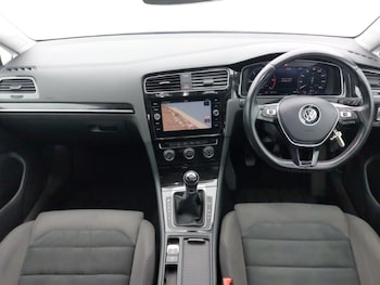 Used Volkswagen Golf 2017 for sale - 76560338: Photo