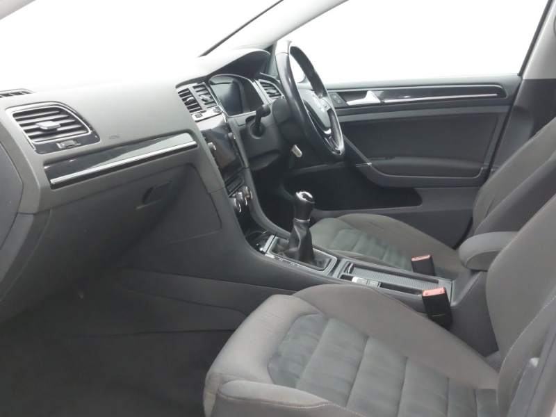 Used Volkswagen Golf 2017 for sale - 76560338: Photo 5