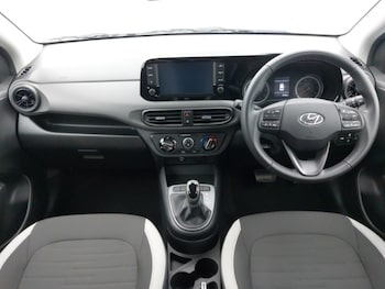Used Hyundai i10 2021 for sale - 77751132: Photo