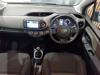 Used Toyota Yaris 2019 for sale - 78441616: Photo
