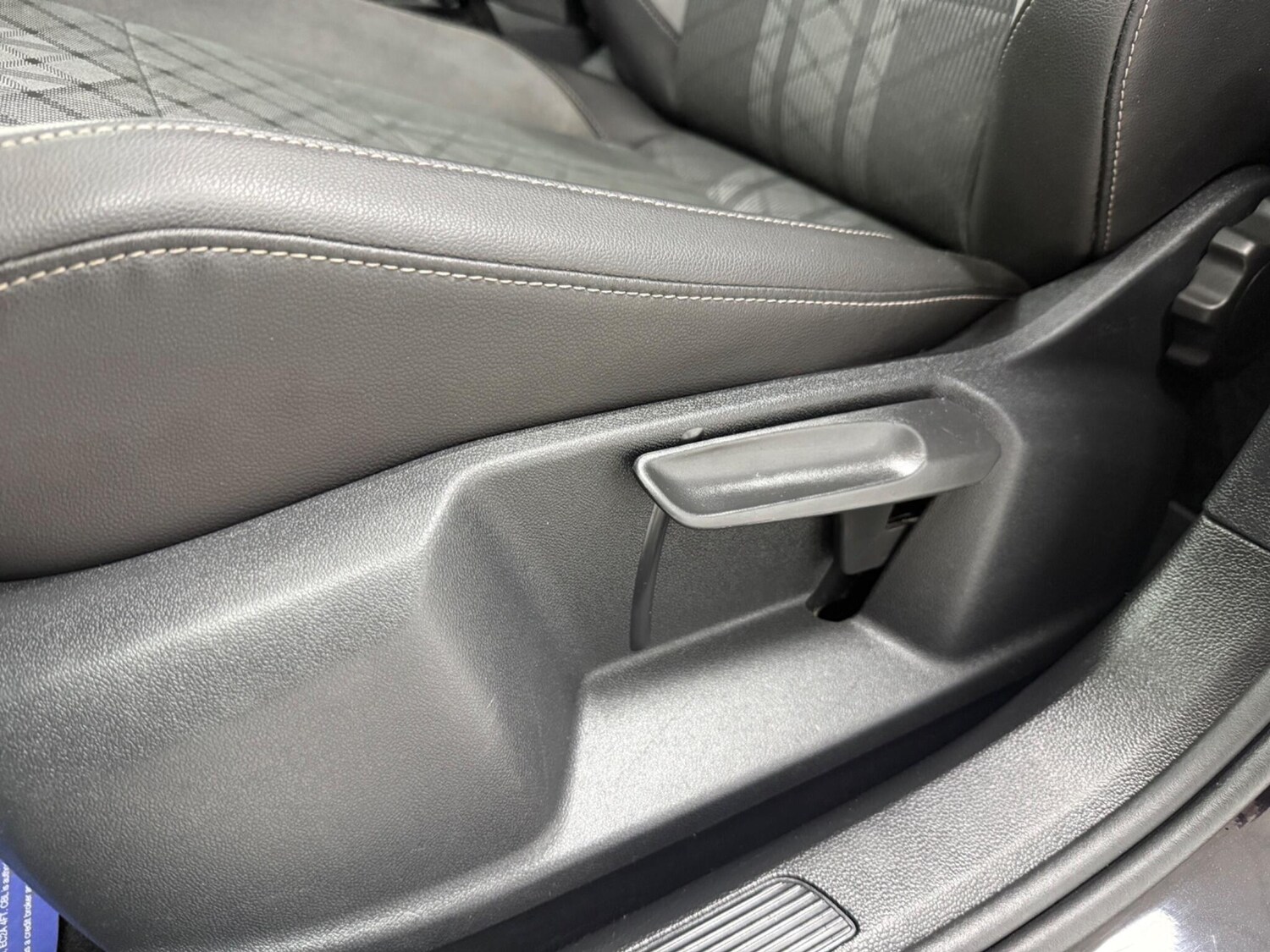 Used Volkswagen T-Roc 2024 for sale - 77425732: Photo 15