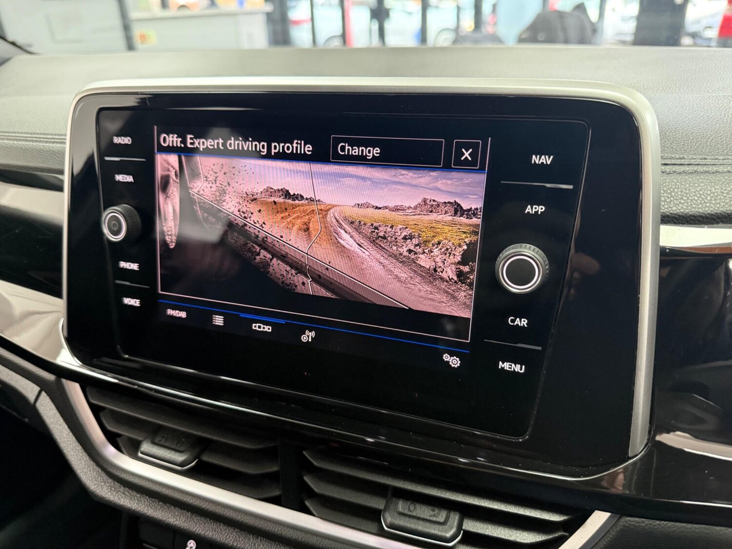 Used Volkswagen T-Roc 2024 for sale - 77425732: Photo 26