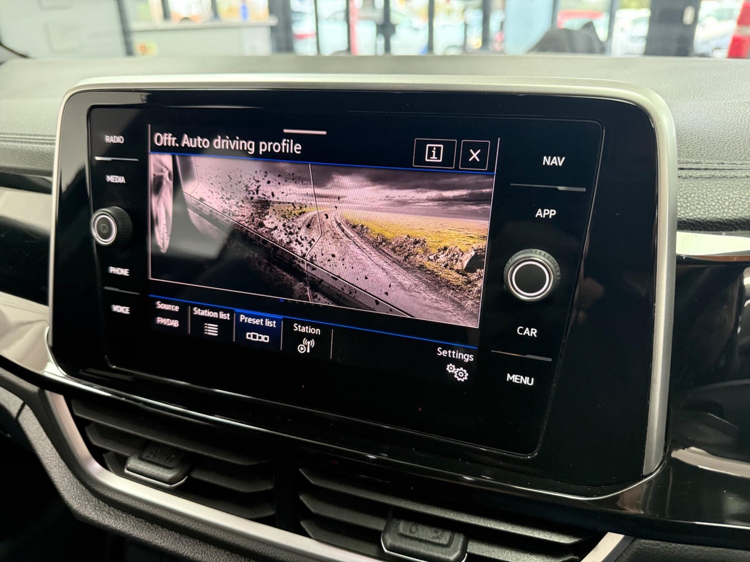 Used Volkswagen T-Roc 2024 for sale - 77425732: Photo 27