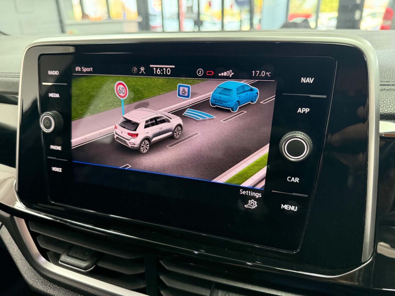 Used Volkswagen T-Roc 2024 for sale - 77425732: Photo 30