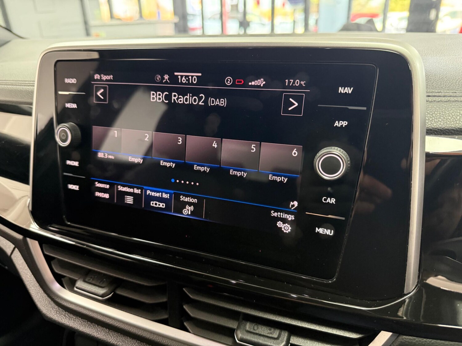 Used Volkswagen T-Roc 2024 for sale - 77425732: Photo 34