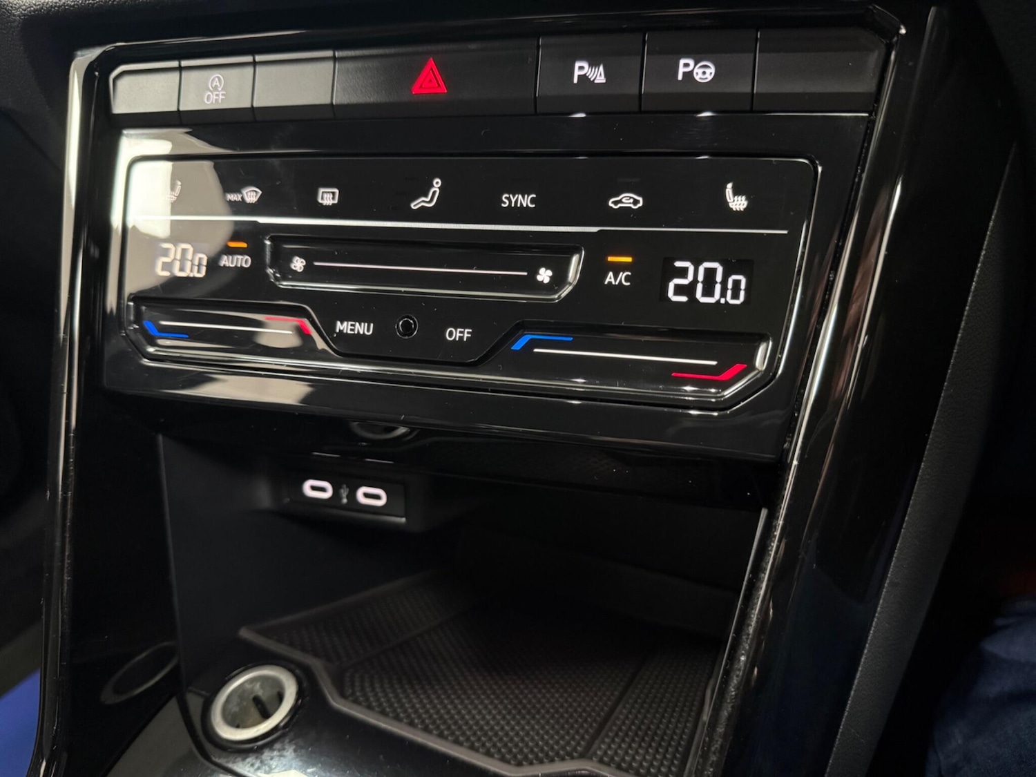 Used Volkswagen T-Roc 2024 for sale - 77425732: Photo 37