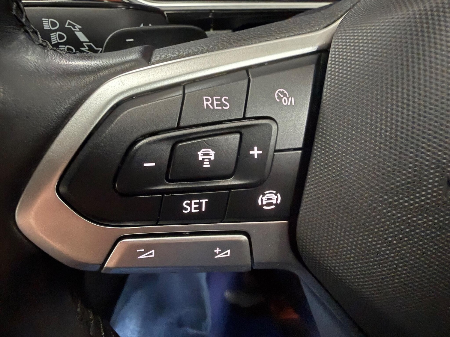 Used Volkswagen T-Roc 2024 for sale - 77425732: Photo 40