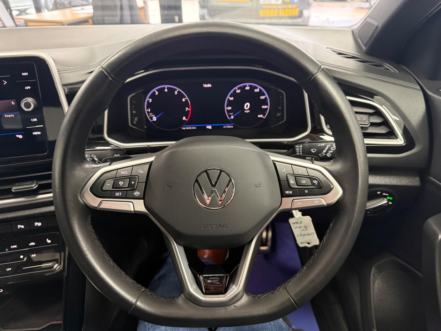 Used Volkswagen T-Roc 2024 for sale - 77425732: Photo 41