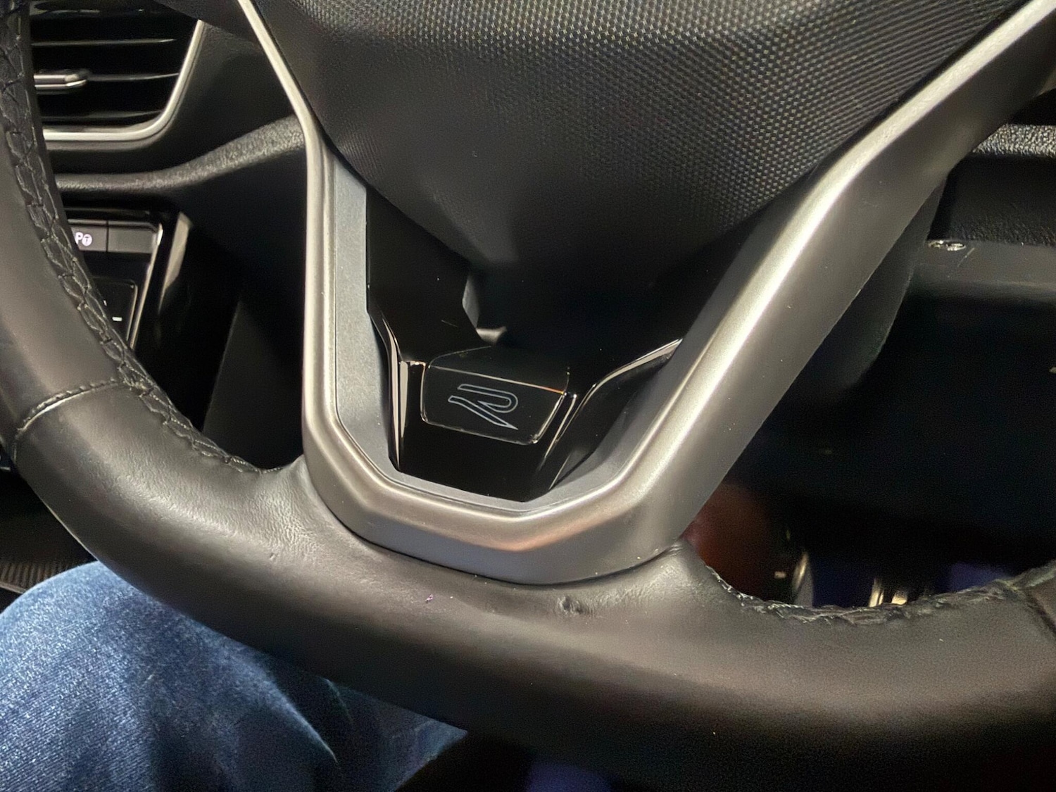 Used Volkswagen T-Roc 2024 for sale - 77425732: Photo 45