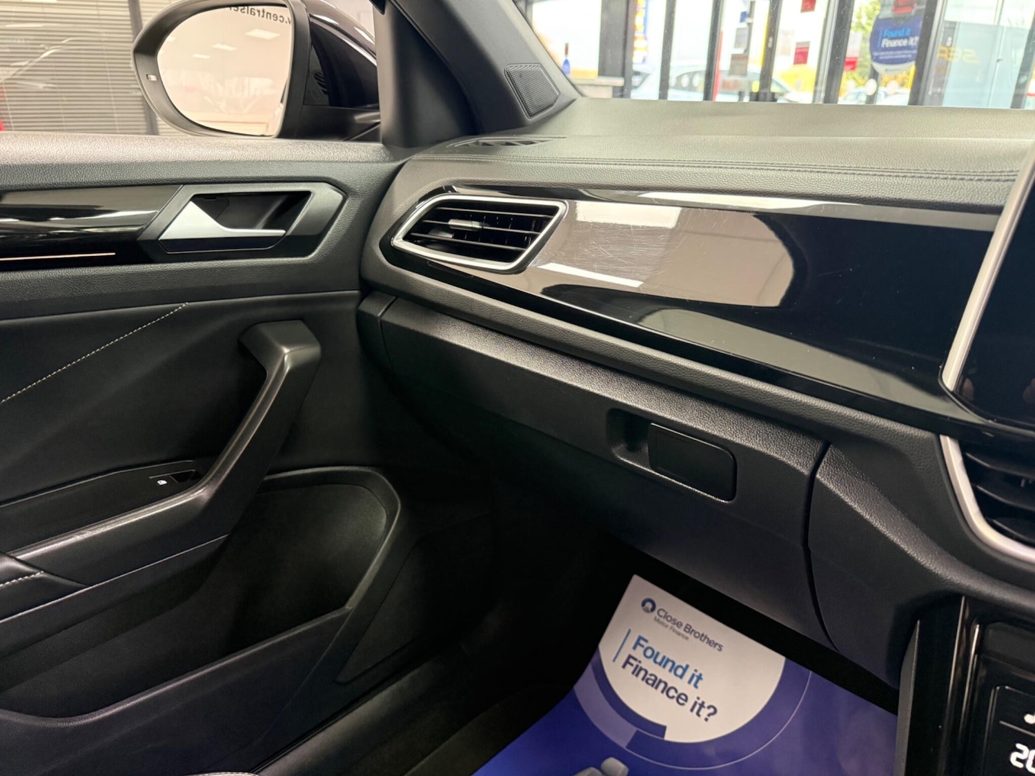 Used Volkswagen T-Roc 2024 for sale - 77425732: Photo 49