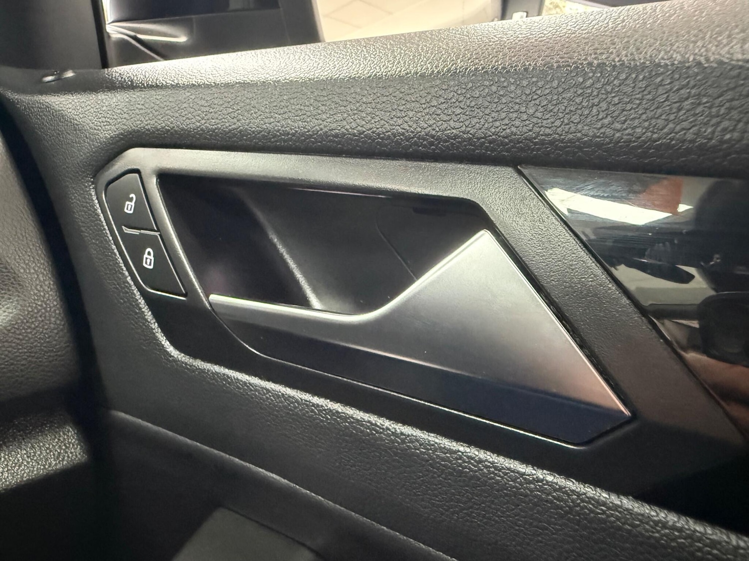 Used Volkswagen T-Roc 2024 for sale - 77425732: Photo 53