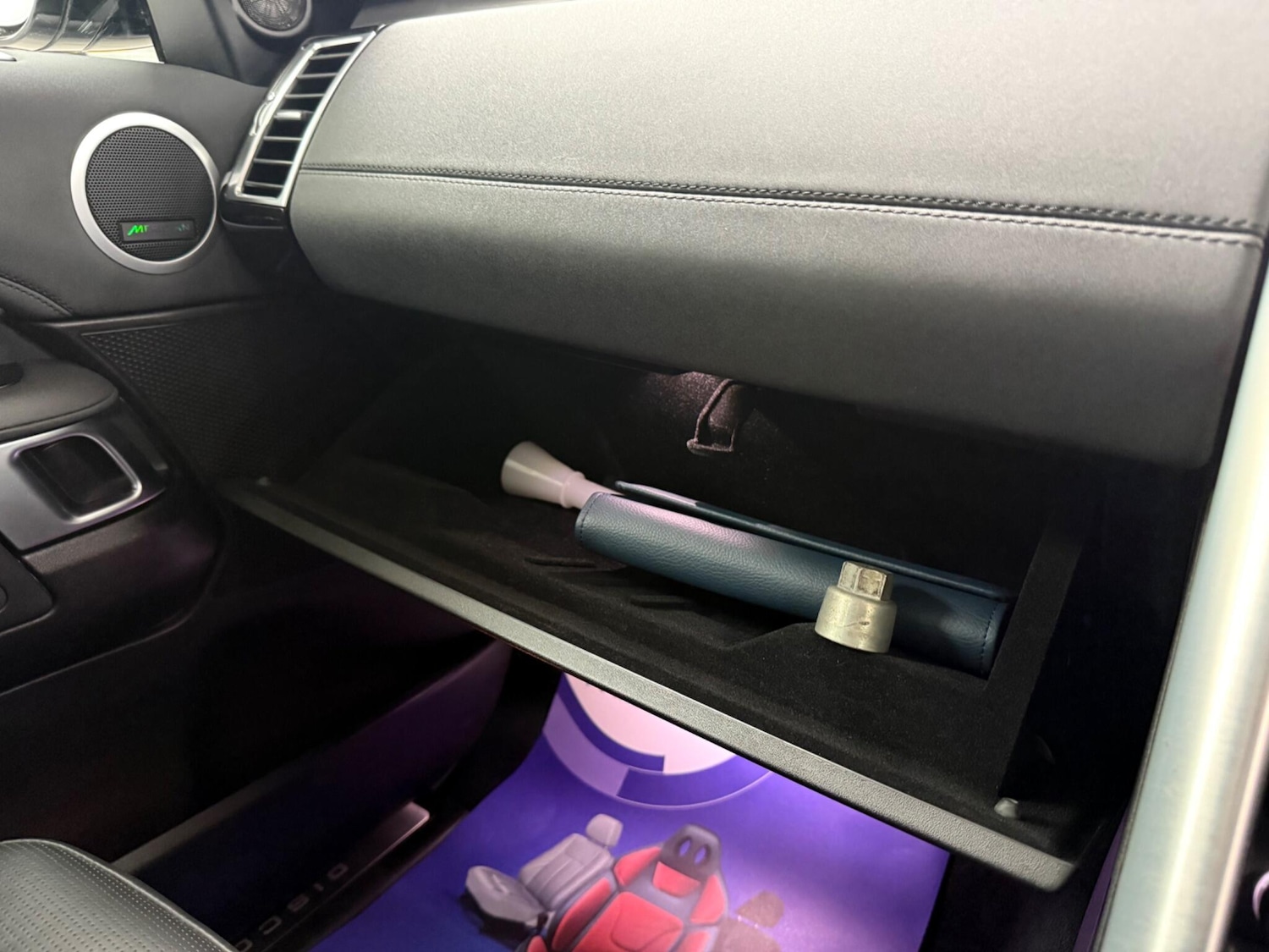 Used Land Rover Discovery 2018 for sale - 77040633: Photo 64