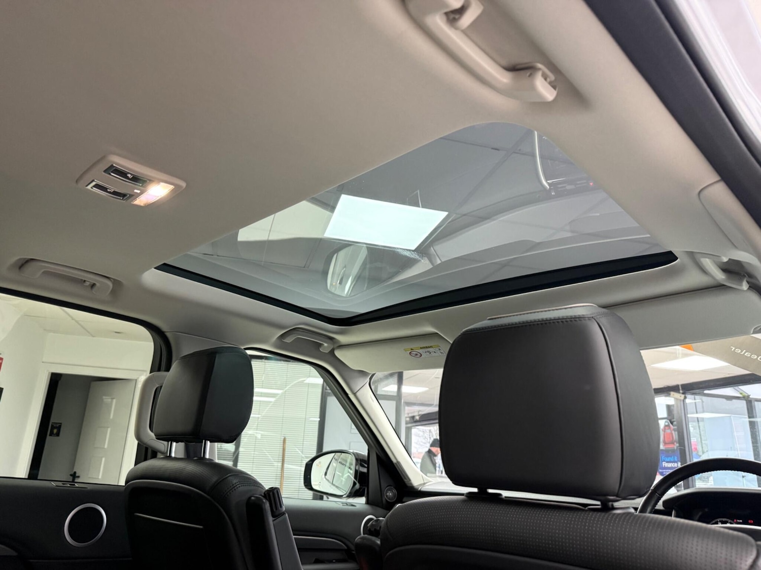 Used Land Rover Discovery 2018 for sale - 77040633: Photo 67