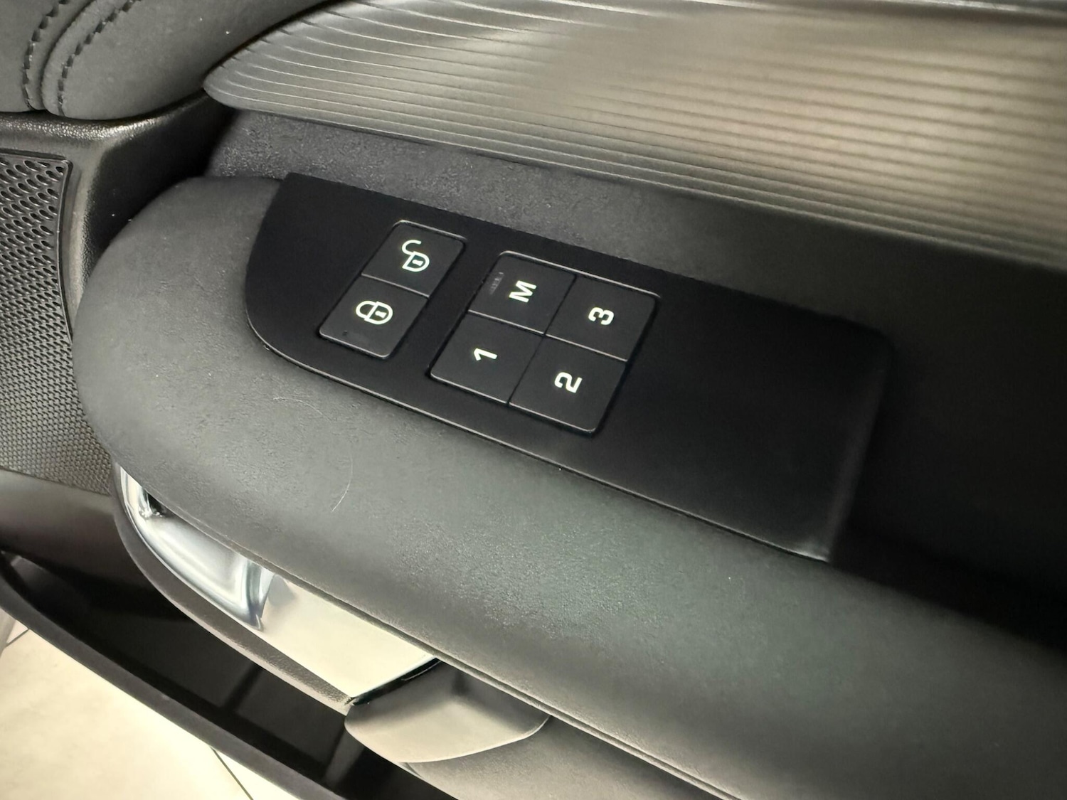 Used Land Rover Discovery 2018 for sale - 77040633: Photo 71