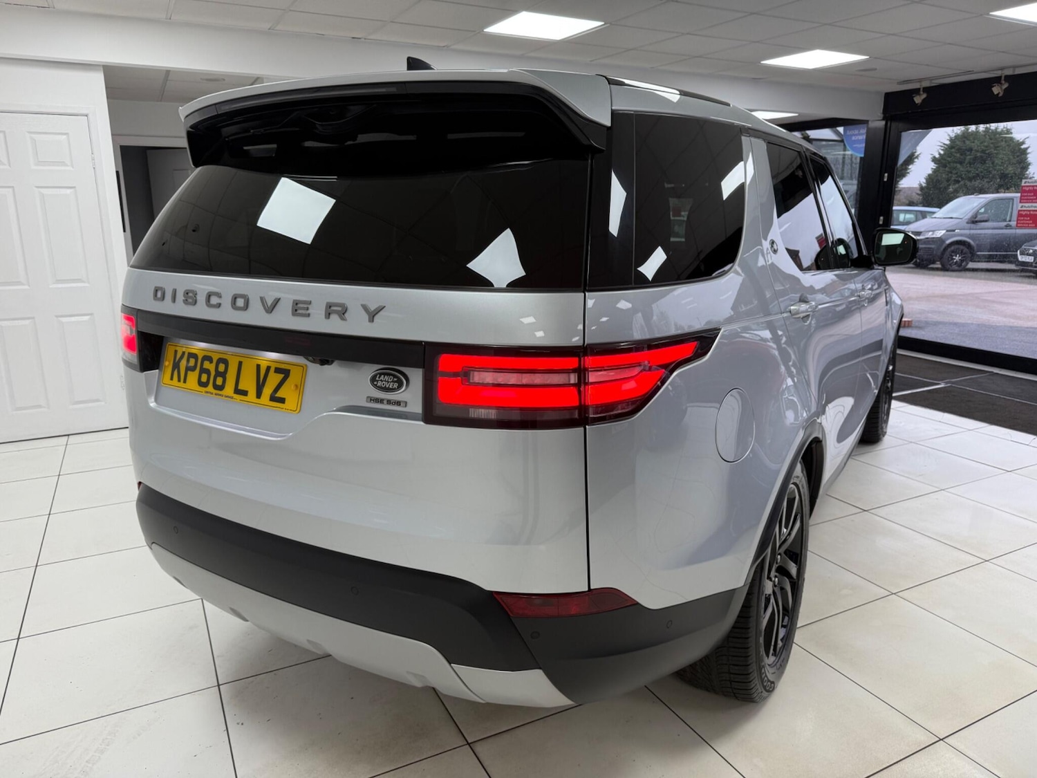Used Land Rover Discovery 2018 for sale - 77040633: Photo 81