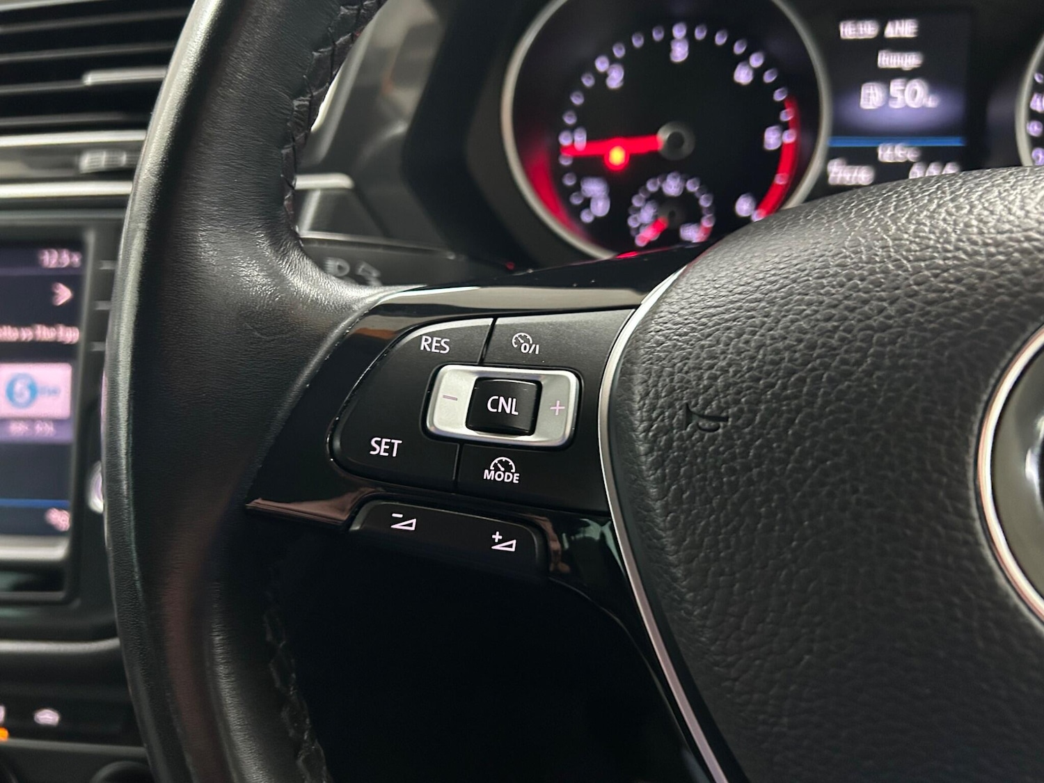 Used Volkswagen Tiguan 2017 for sale - 76473254: Photo 35