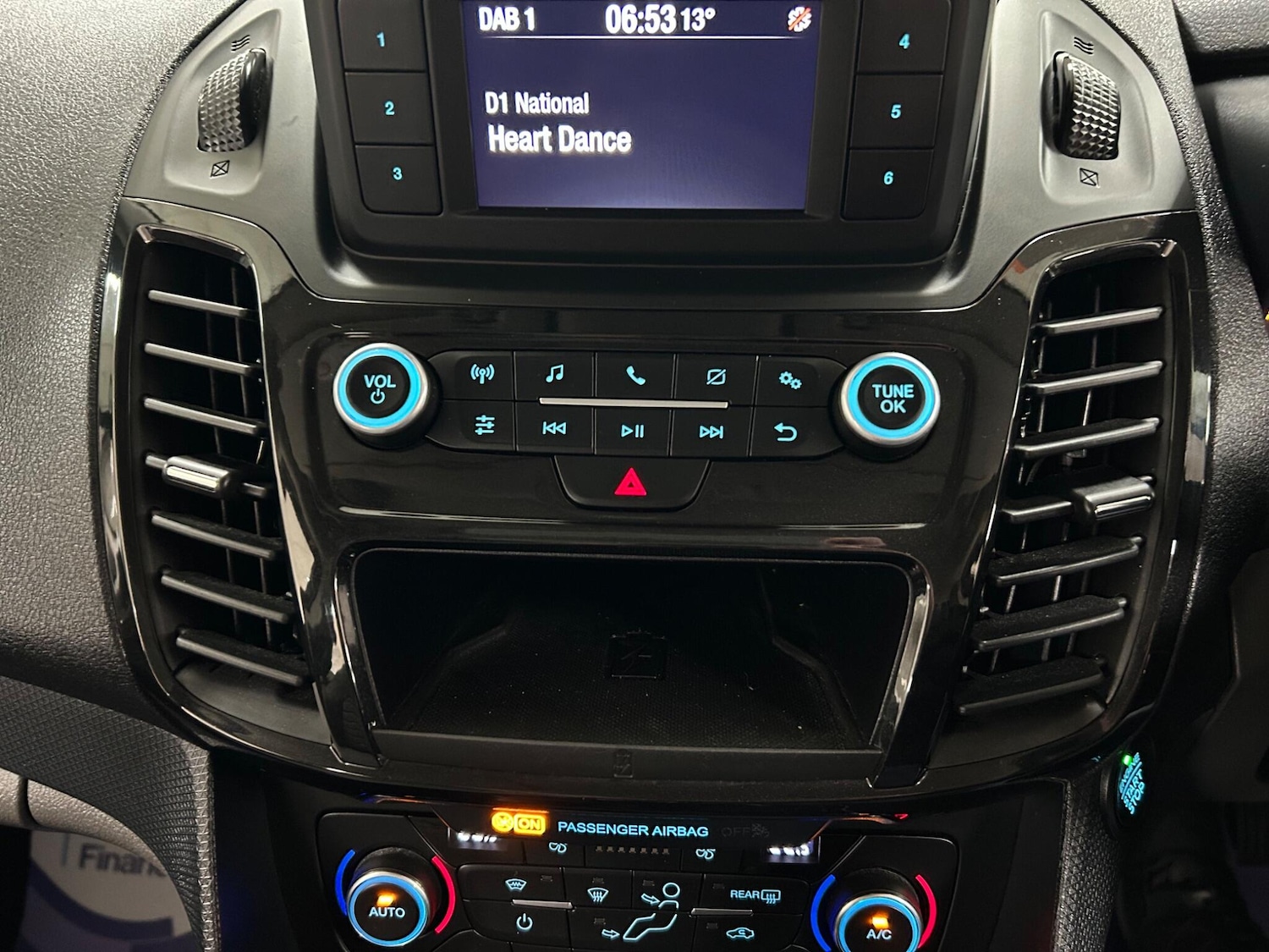 Used Ford Tourneo Connect 2020 for sale - 76689862: Photo 26