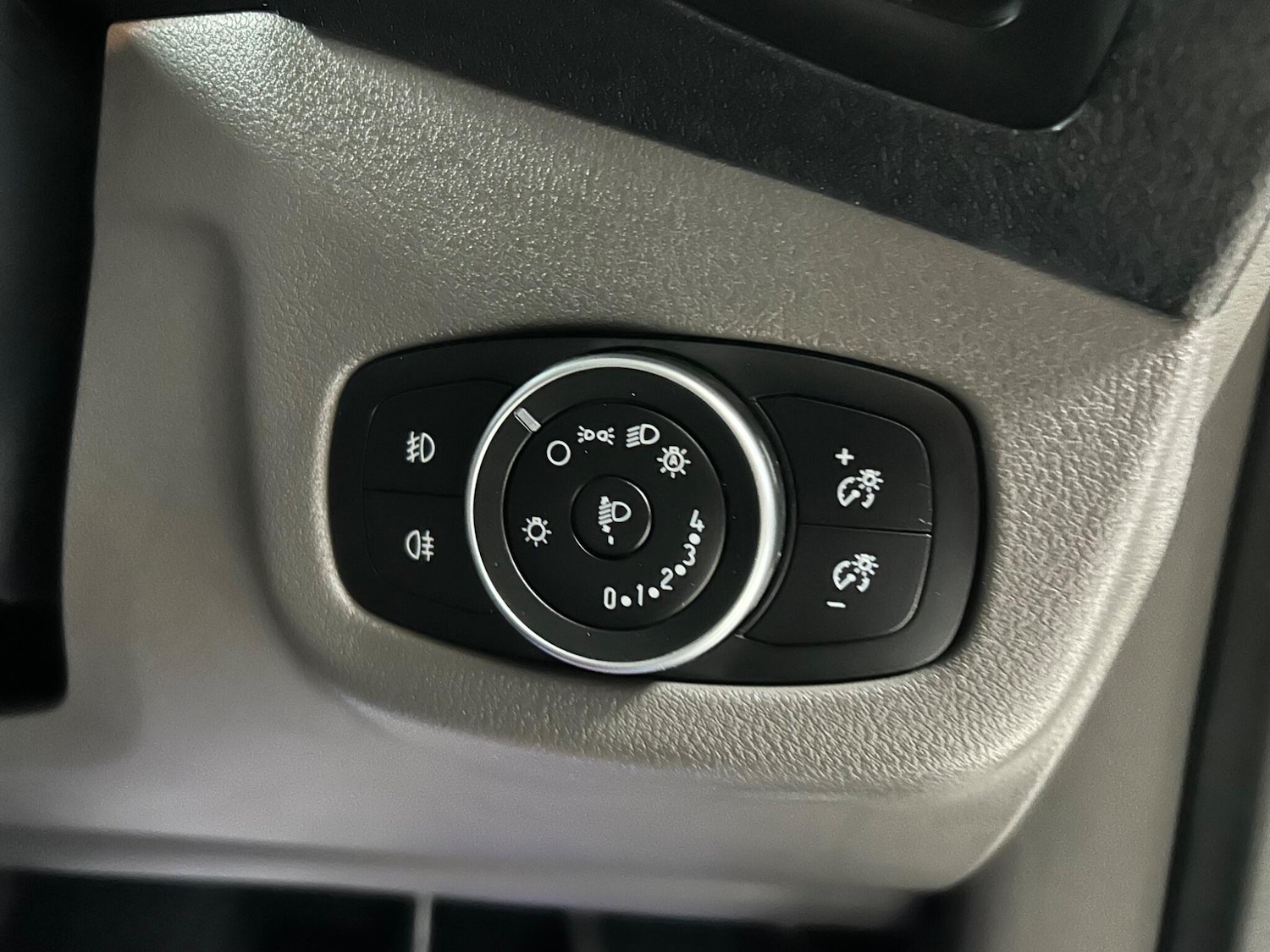 Used Ford Tourneo Connect 2020 for sale - 76689862: Photo 35