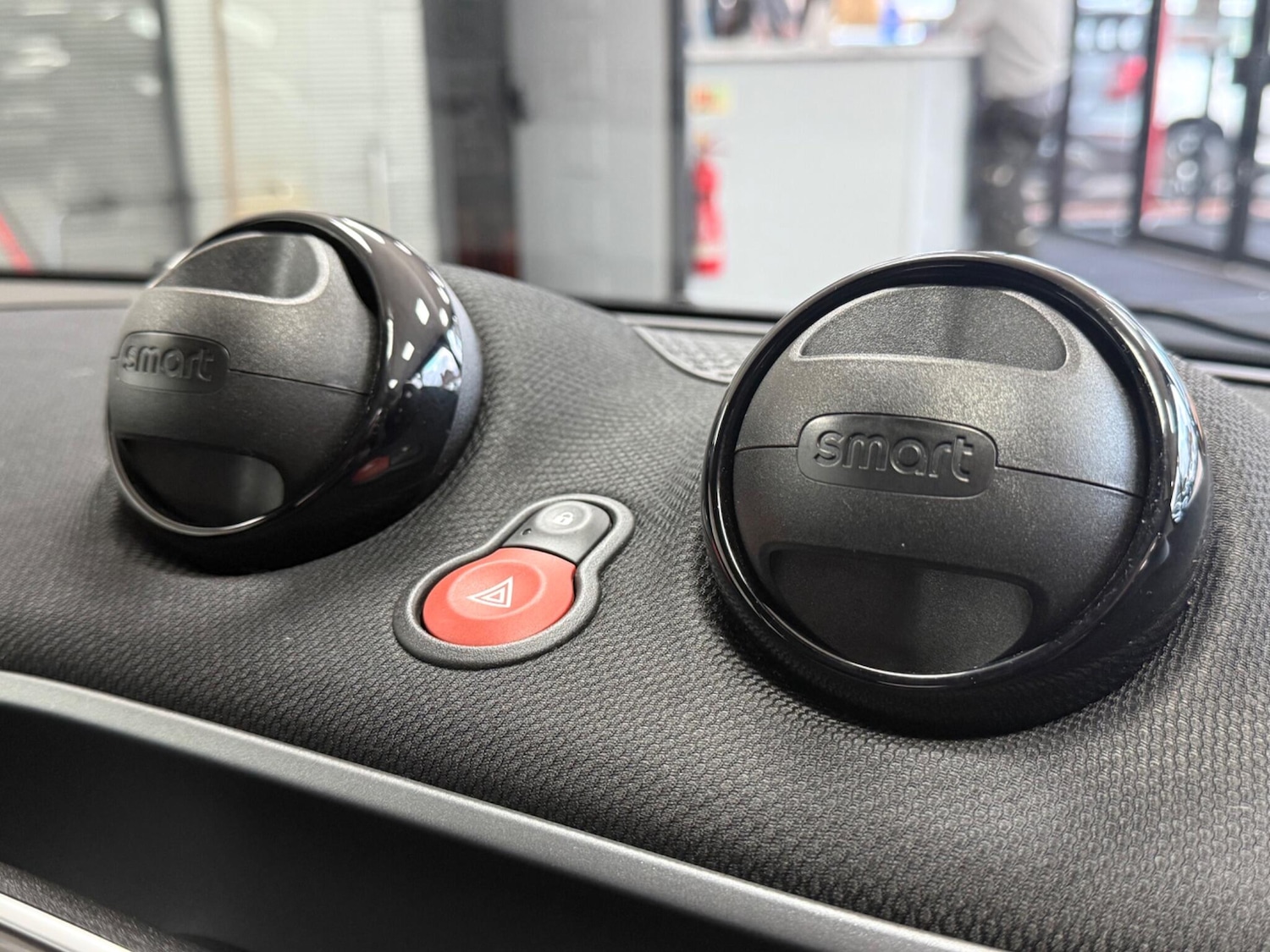 Used smart fortwo 2017 for sale - 76042085: Photo 38