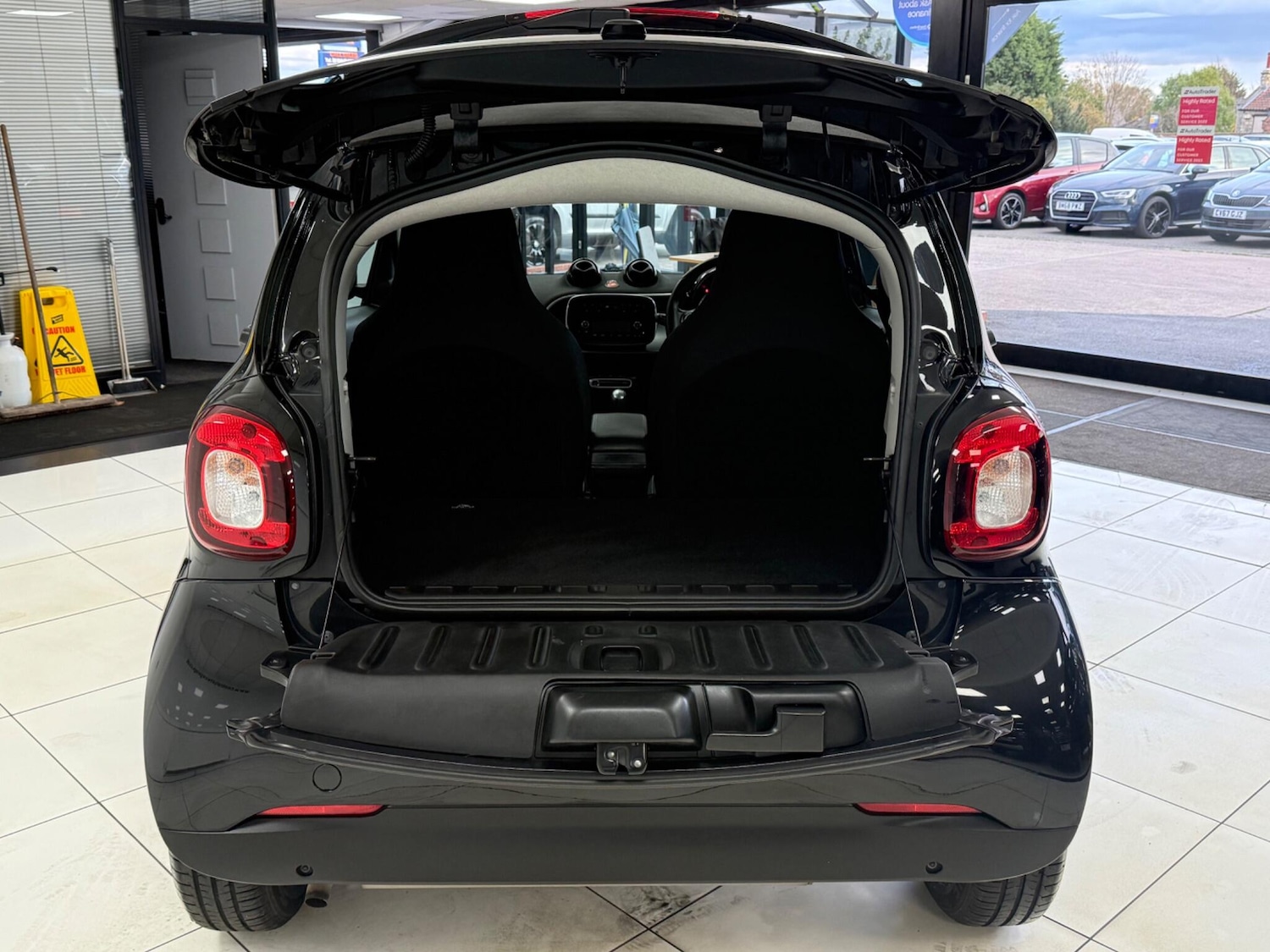 Used smart fortwo 2017 for sale - 76042085: Photo 46