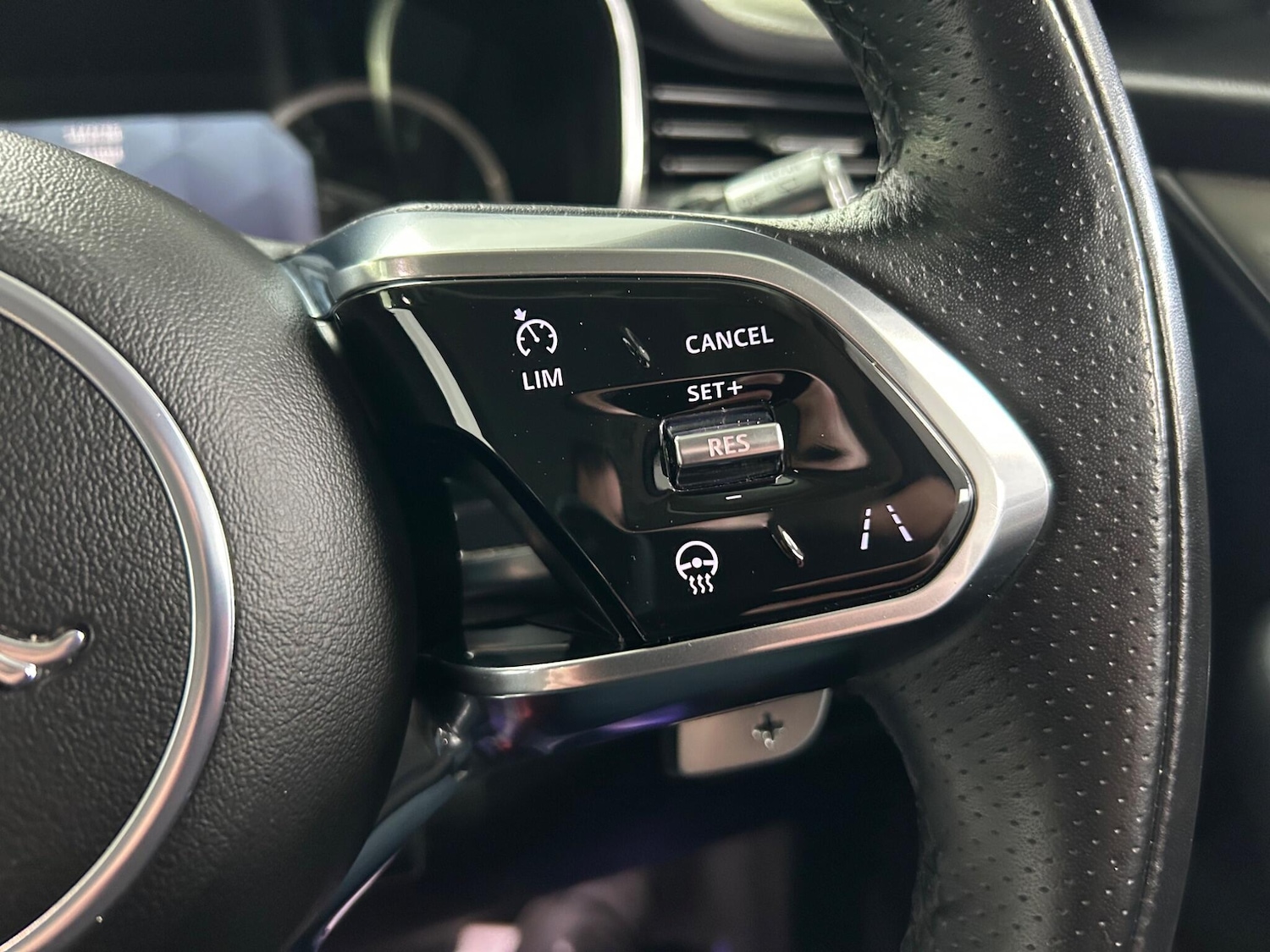 Used Jaguar F-Pace 2022 for sale - 77358816: Photo 41