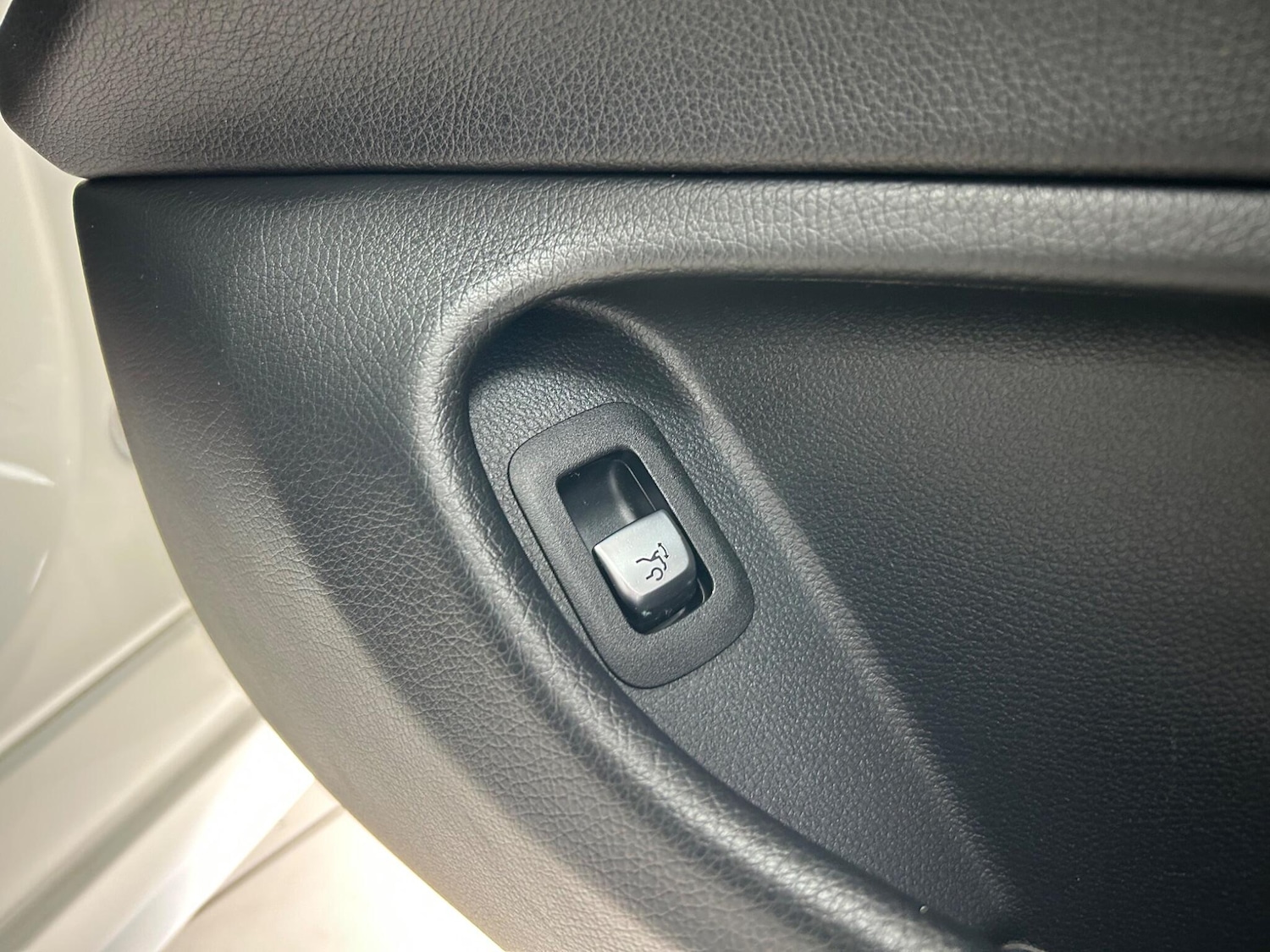 Used Mercedes-Benz C-Class 2016 for sale - 76109066: Photo 61