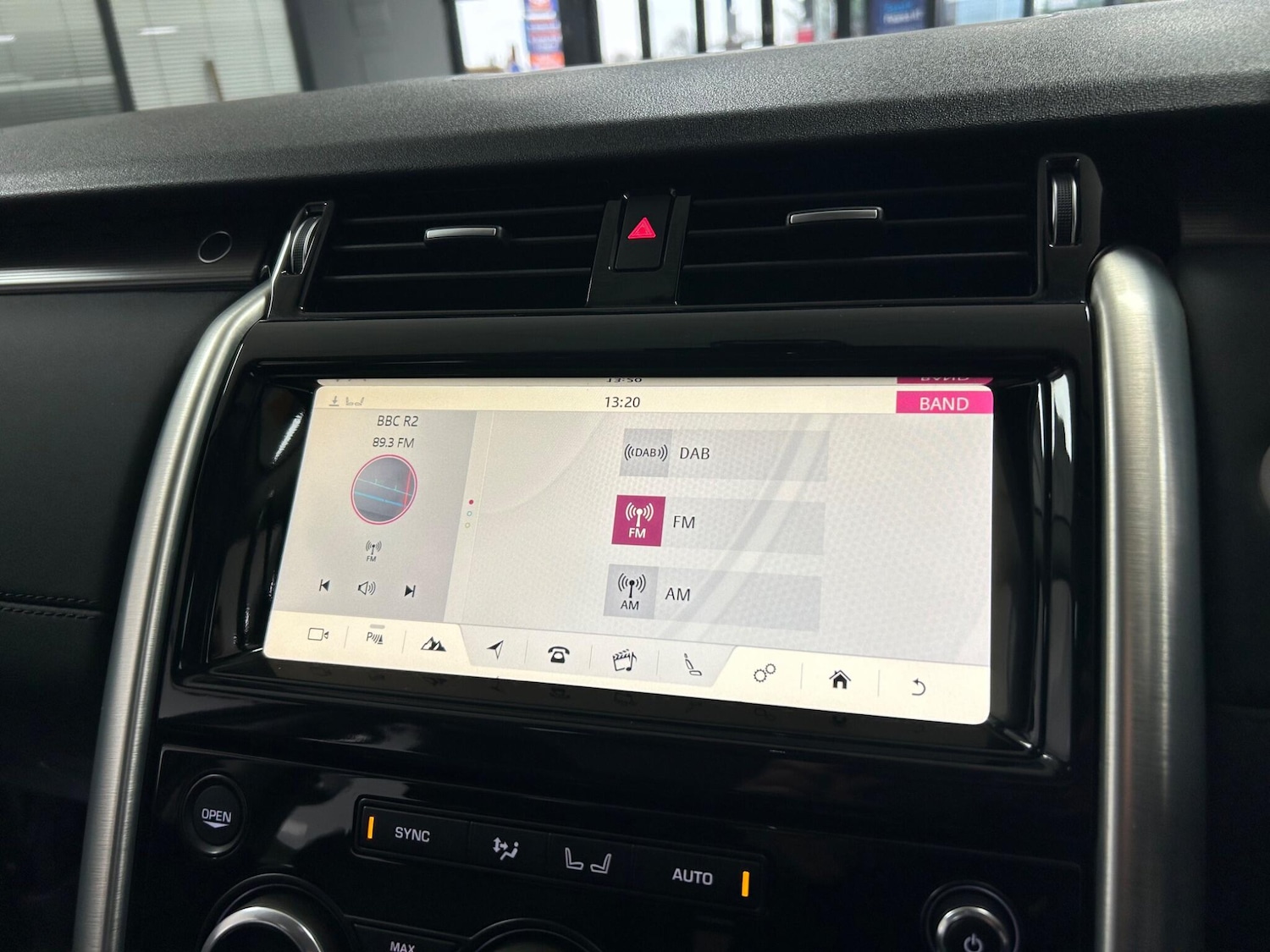 Used Land Rover Discovery 2018 for sale - 76887324: Photo 31