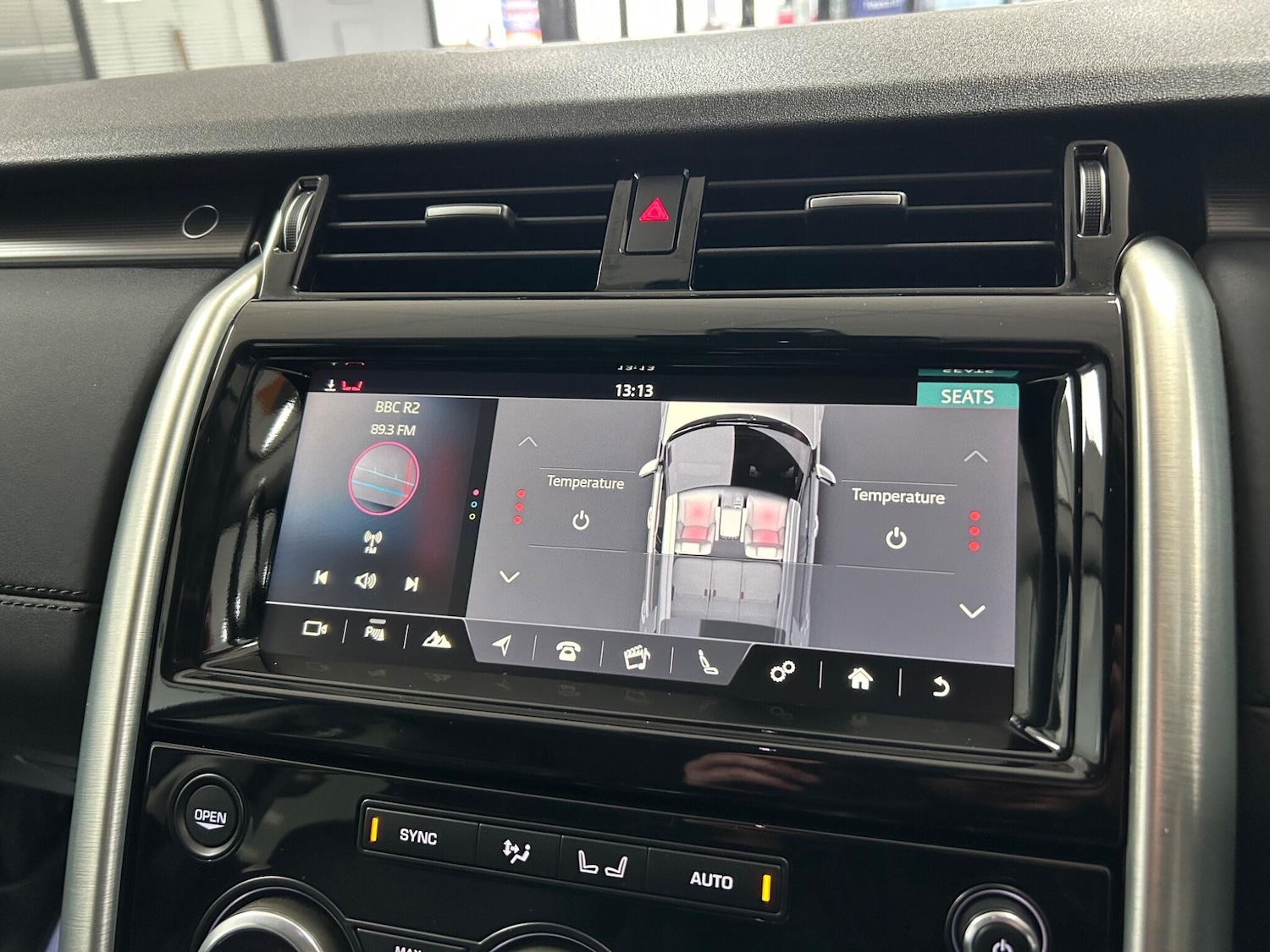 Used Land Rover Discovery 2018 for sale - 76887324: Photo 32