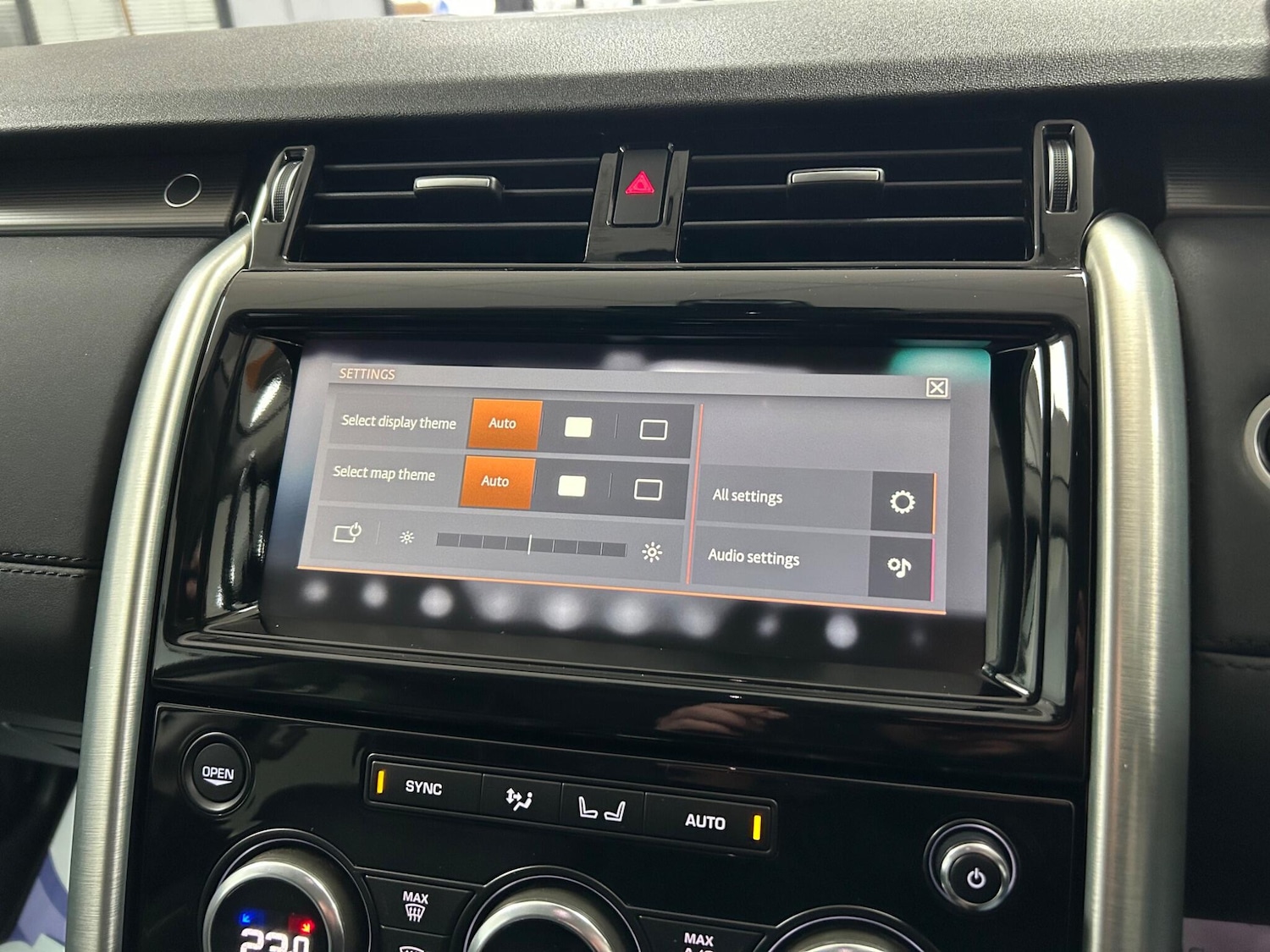 Used Land Rover Discovery 2018 for sale - 76887324: Photo 38