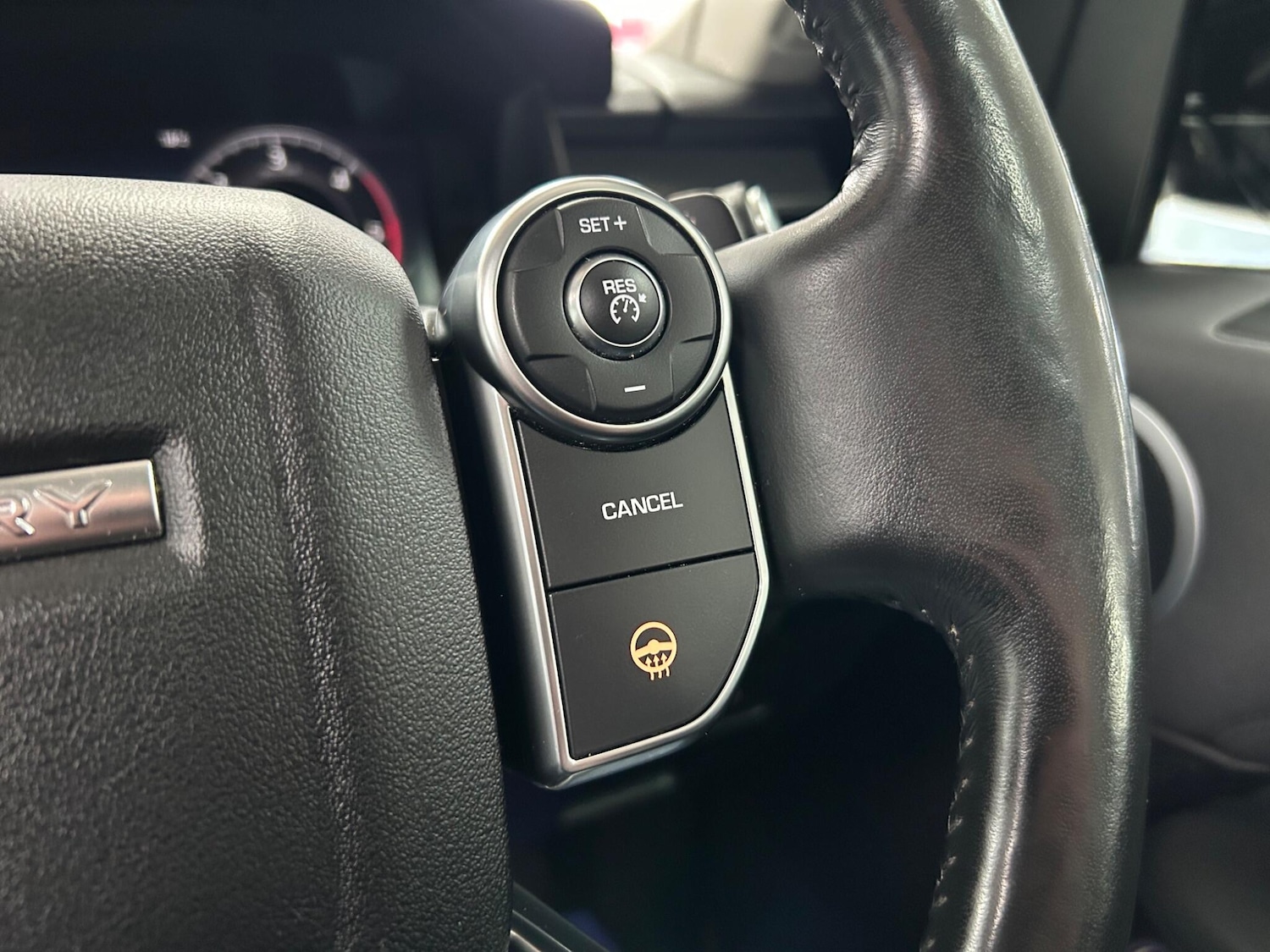 Used Land Rover Discovery 2018 for sale - 76887324: Photo 54