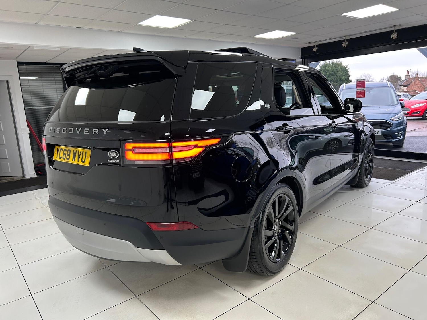 Used Land Rover Discovery 2018 for sale - 76887324: Photo 69