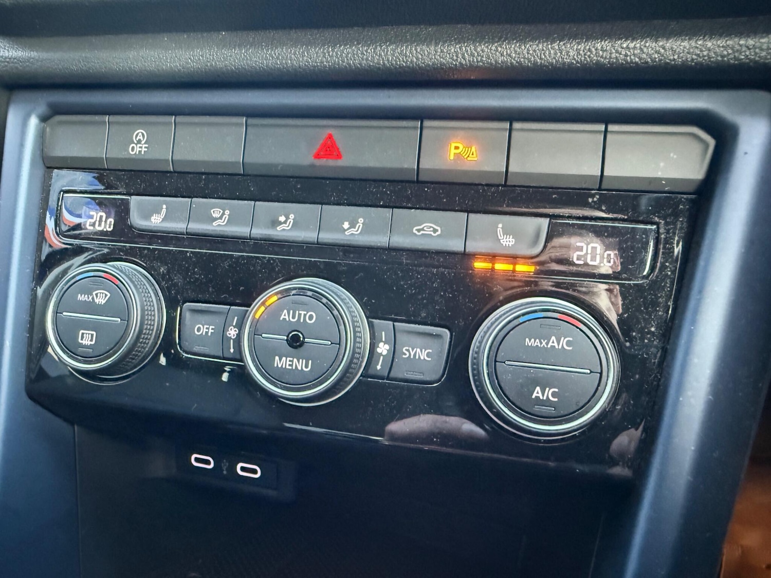 Used Volkswagen T-Roc for sale - 77724055: Photo 22