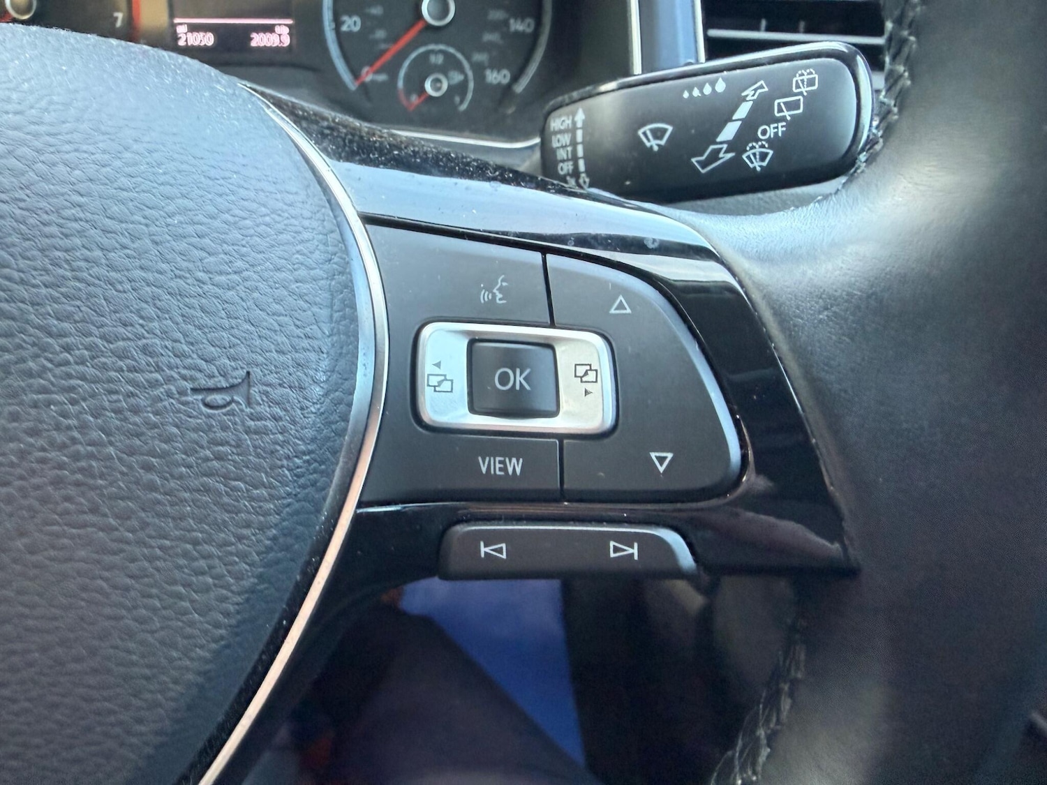 Used Volkswagen T-Roc for sale - 77724055: Photo 27