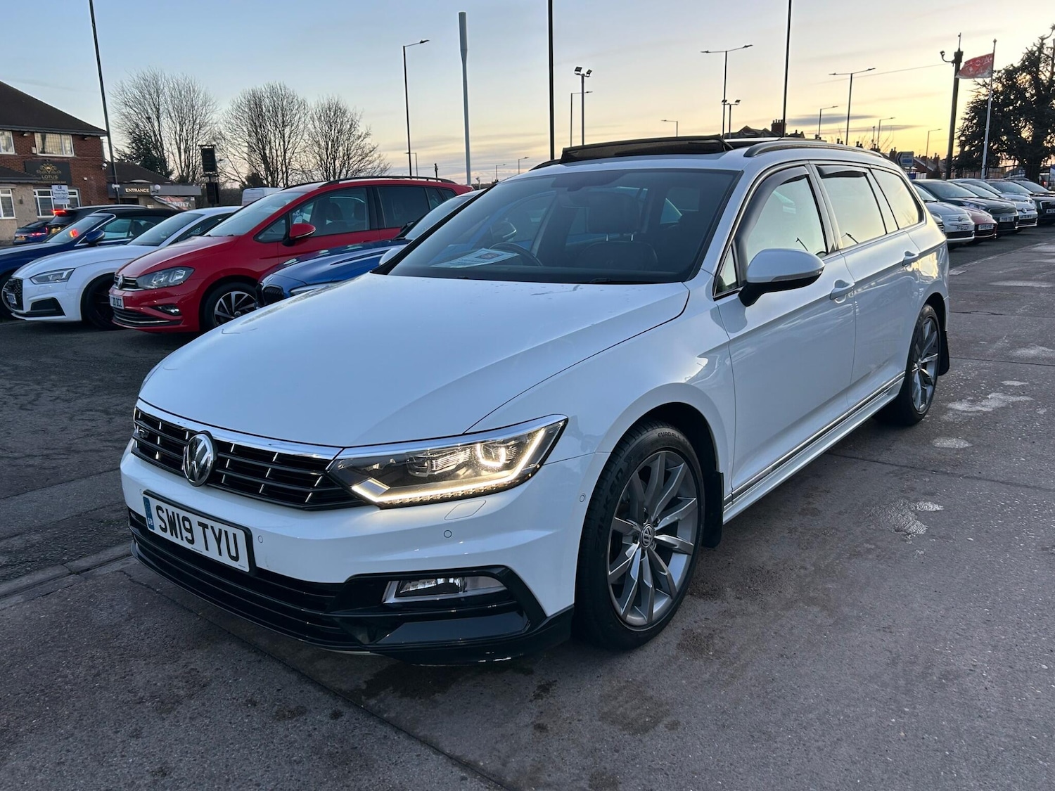 Used Volkswagen Passat 2019 for sale - 77120617: Photo 5