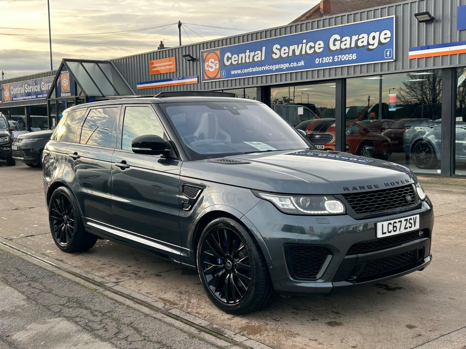Used Land Rover Range Rover Sport 2017 for sale - 76701706: Photo 1
