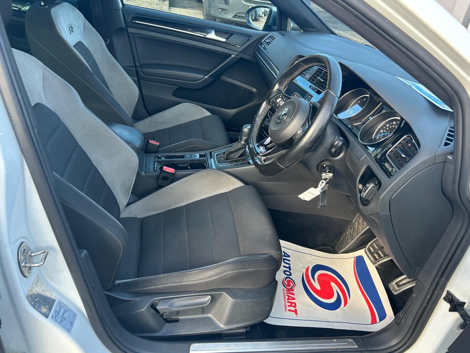 Used Volkswagen Golf 2016 for sale - 76572312: Photo 9