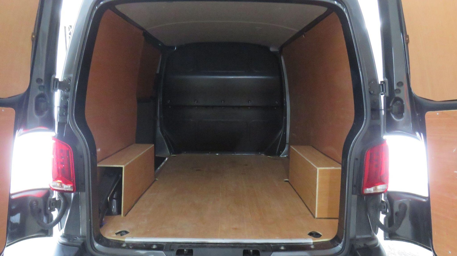 Used Volkswagen Transporter 2024 for sale - 77191665: Photo 15