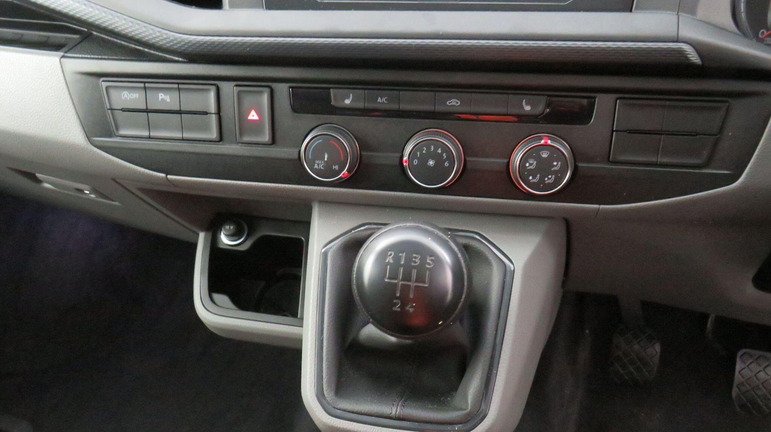 Used Volkswagen Transporter 2024 for sale - 77191665: Photo 9