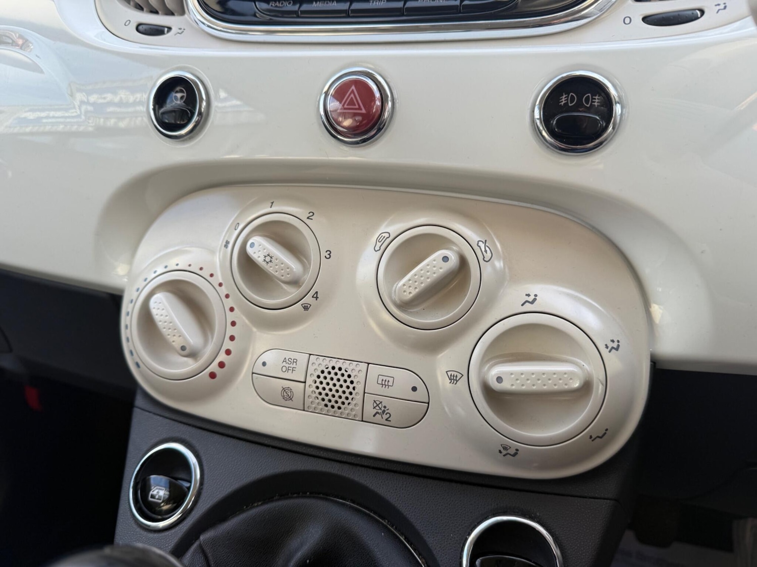 Used Fiat 500C 2016 for sale - 76850031: Photo 25