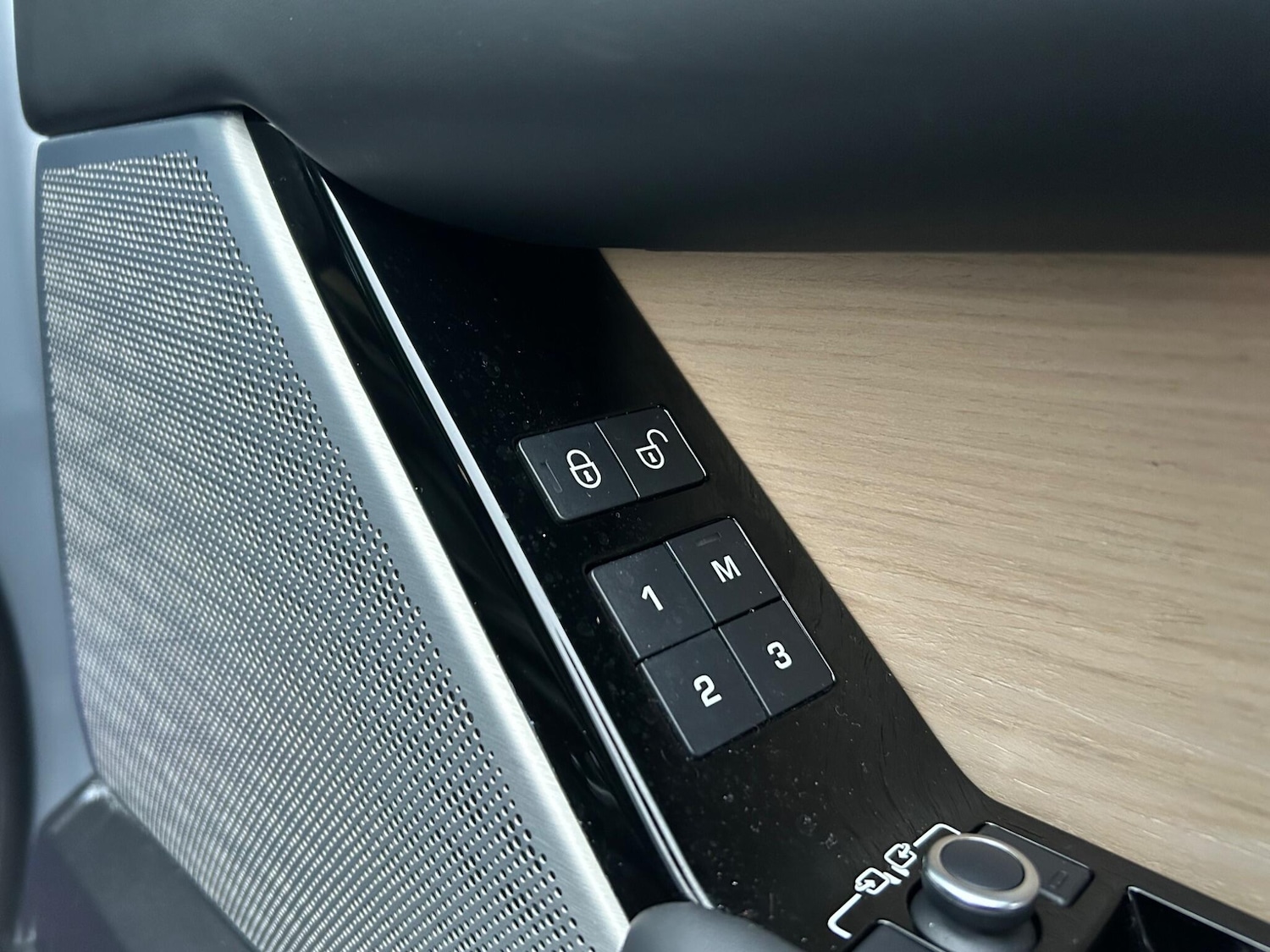 Used Land Rover Range Rover Velar 2017 for sale - 77203577: Photo 21