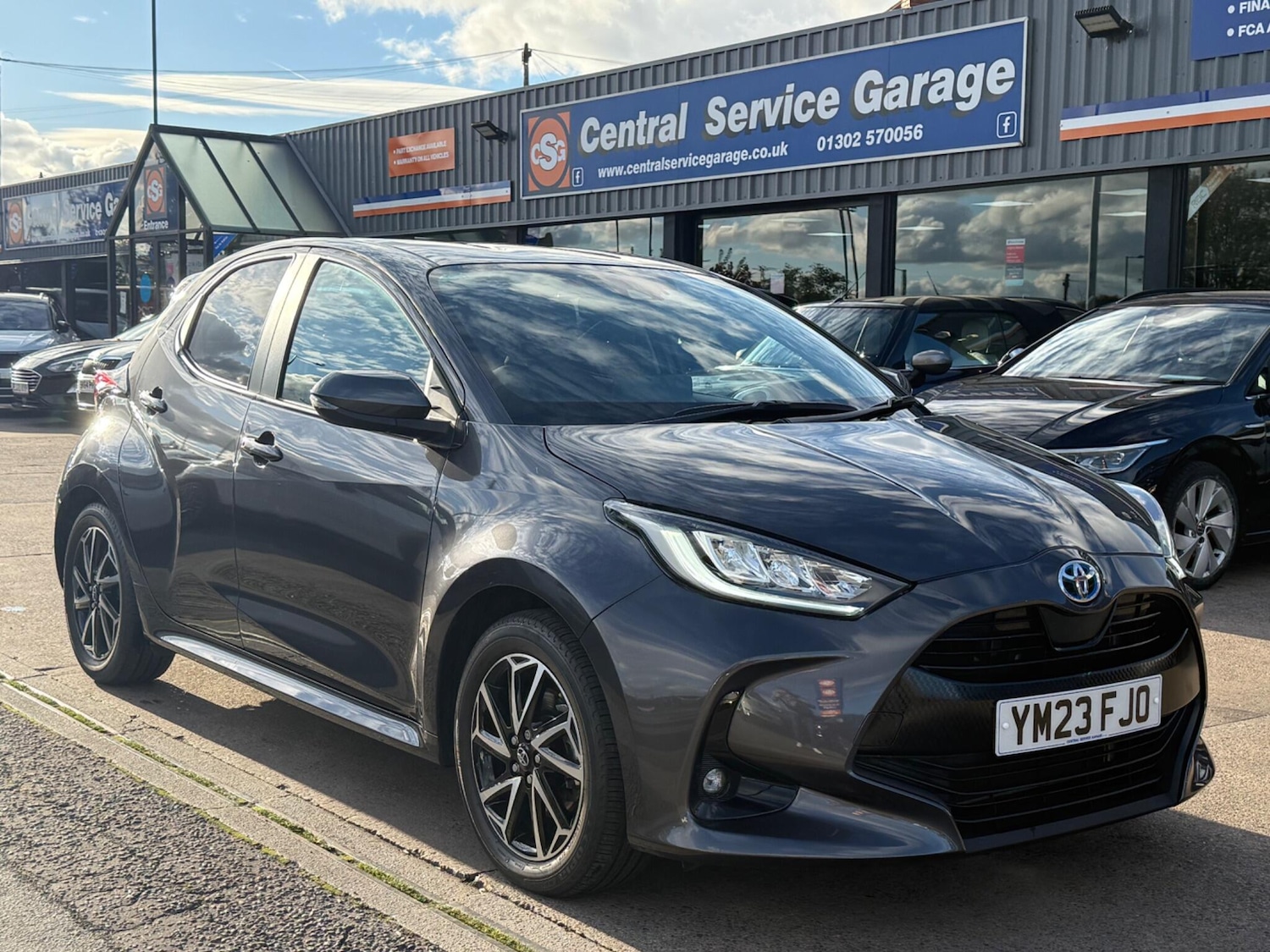 Used Toyota Yaris for sale - 76388938: Photo 1