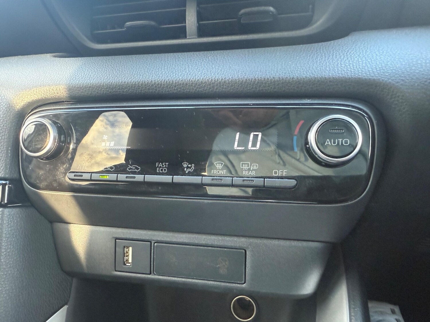 Used Toyota Yaris for sale - 76388938: Photo 18