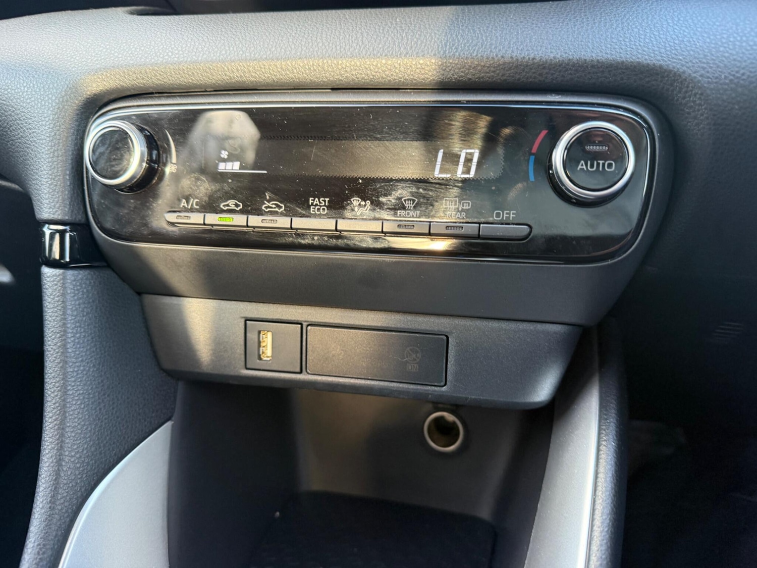 Used Toyota Yaris for sale - 76388938: Photo 22