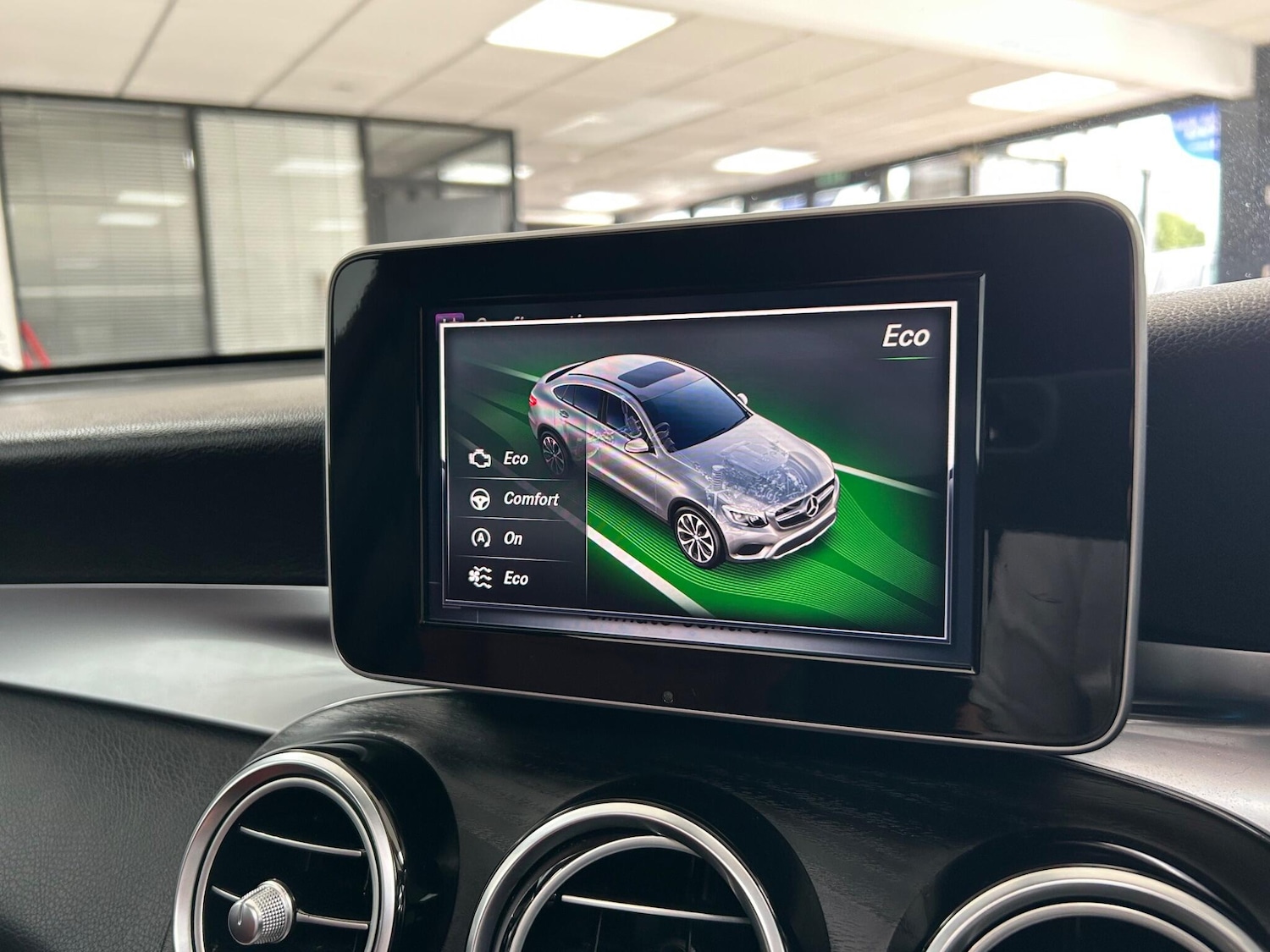 Used Mercedes-Benz GLC 2018 for sale - 77523798: Photo 25