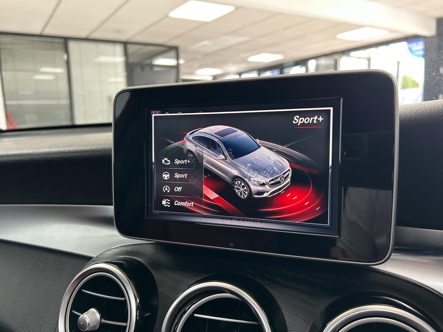 Used Mercedes-Benz GLC 2018 for sale - 77523798: Photo 26